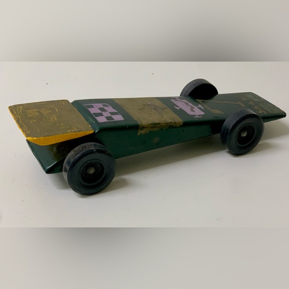 1983 Vintage Hand Crafted Homemade Pinewood Derby Race Car - Picture 9 of 12